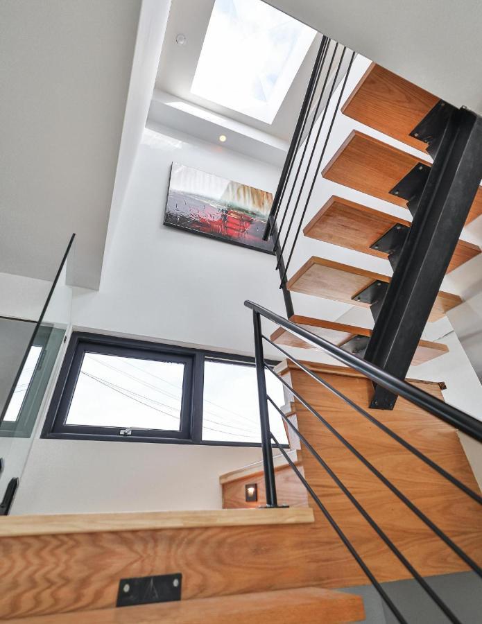 New Modern 1400 Sq Ft Coach House Near Everything Toronto Esterno foto