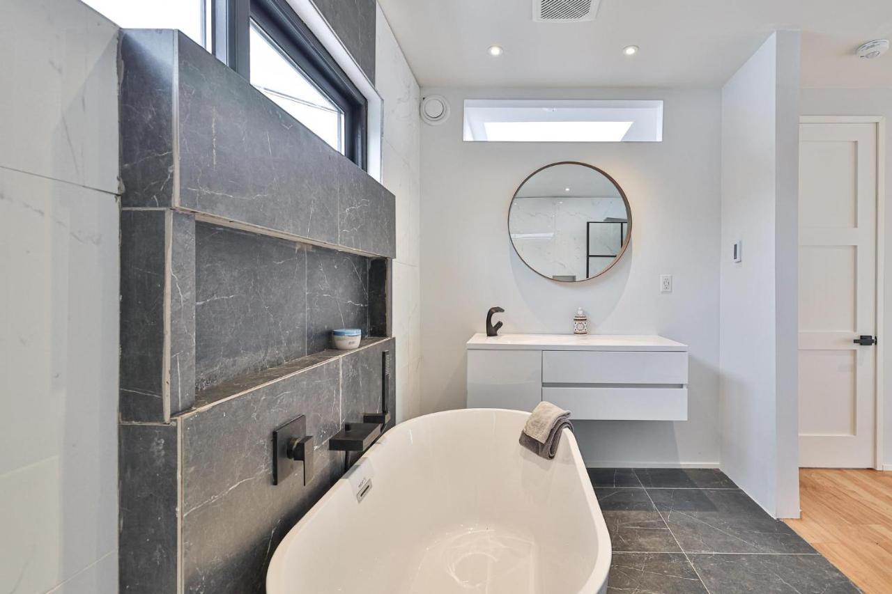 New Modern 1400 Sq Ft Coach House Near Everything Toronto Esterno foto