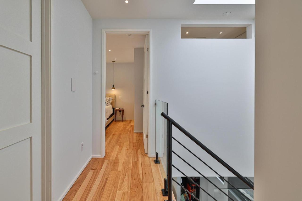New Modern 1400 Sq Ft Coach House Near Everything Toronto Esterno foto